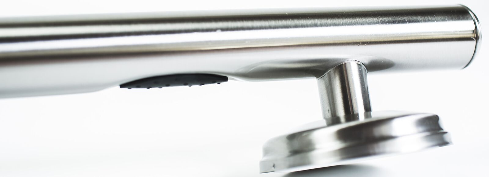 24-inch-decorative-grab-bar close up