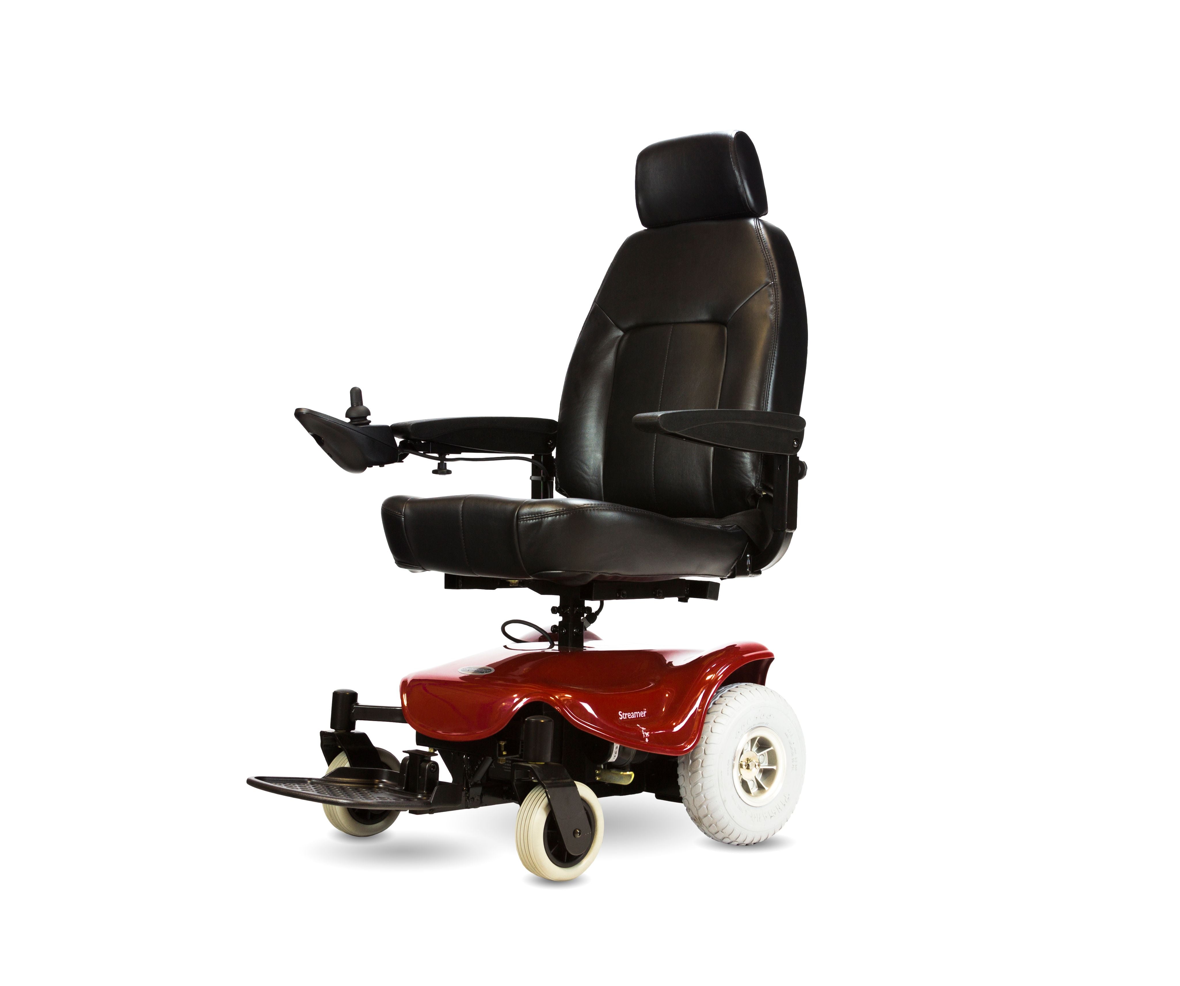 Front view of the Shoprider Streamer Sport showcasing its 19-inch captain’s seat and adjustable armrests.